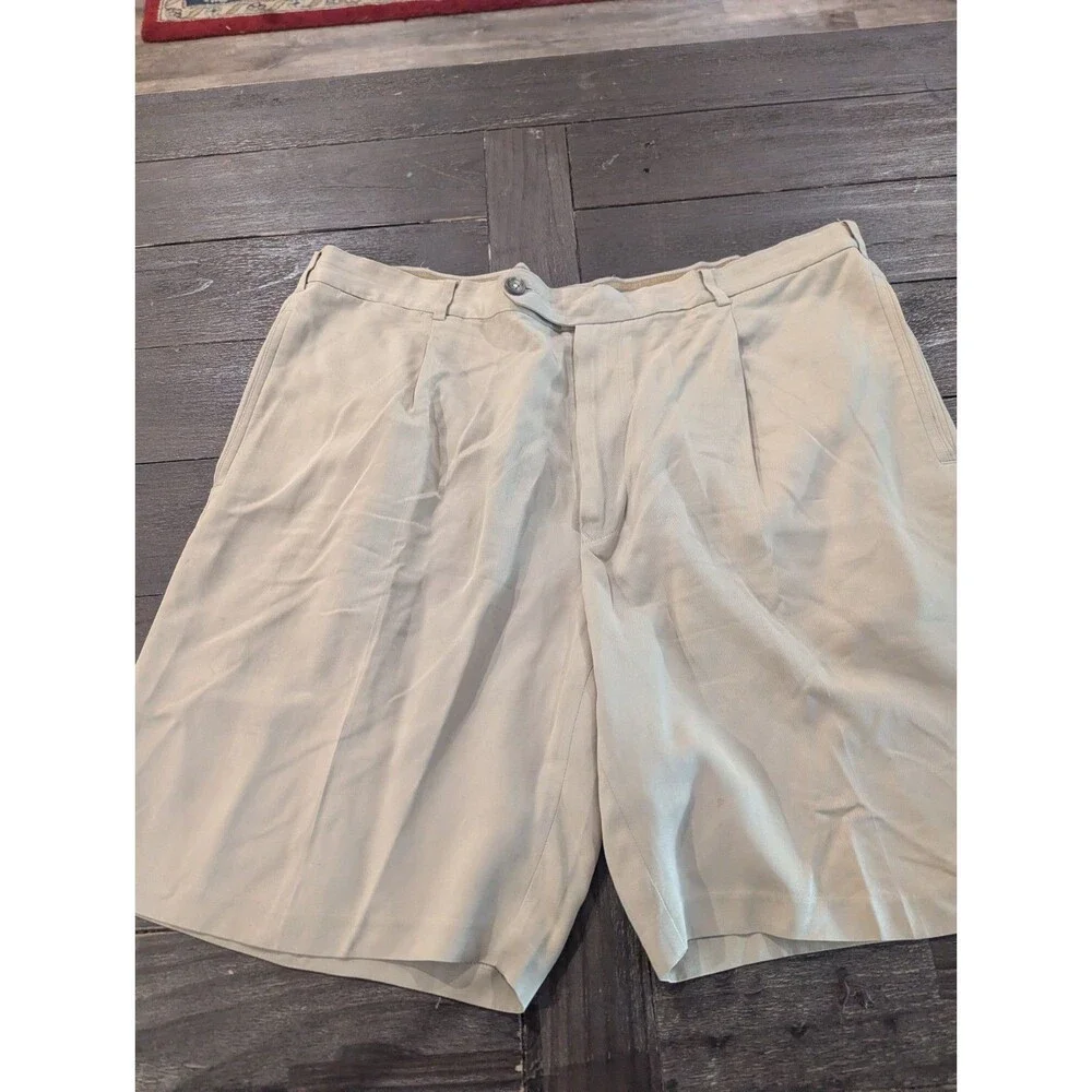 Tommy‎ Bahama Shorts Mens 40x10 Khaki Tan Silk Blend Casual Golf Vacation Preppy